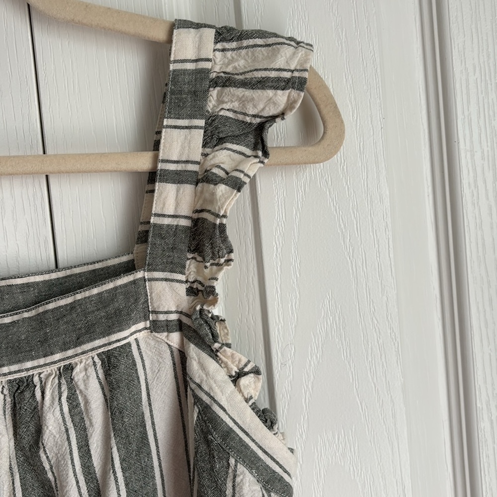 Loft Tank Top With Flutter Sleeve. Green Stripe. Linen Blend. Size XS - Picture 2 of 5
